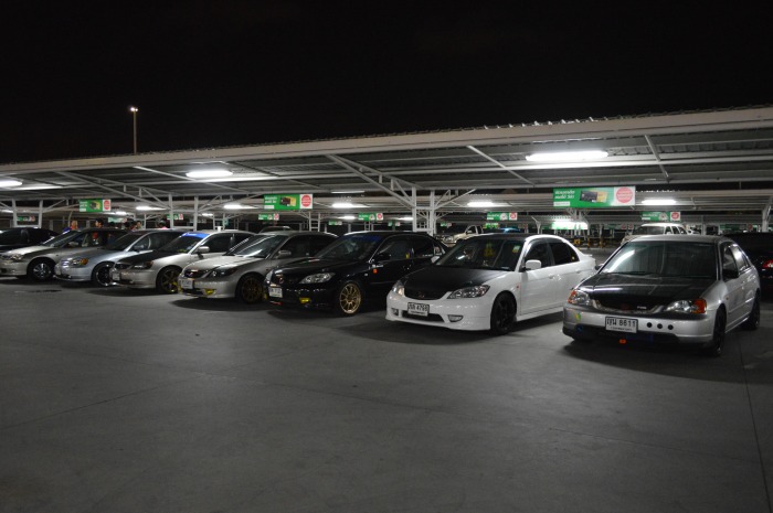โครงการ    "ชนไม่หนี"    Meeting Civic Es Minburi ทำบุญช่วยเหลือน้ำท่วมซื้อของสมทบ