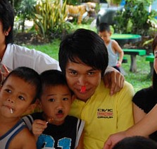 ดู ดู๊ ดู ดู เธอ ทำ ............
ล้อเลียนเด็กนะ ประธาน