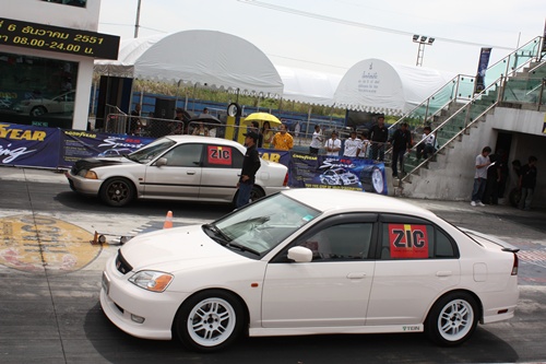 รางวัลสำหรับ Civic ES Group และรูปงาน Vtec Party