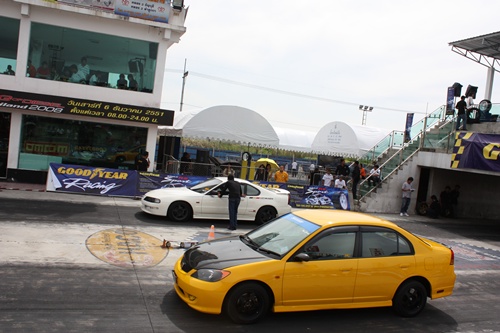รางวัลสำหรับ Civic ES Group และรูปงาน Vtec Party