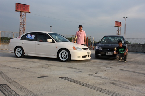 รางวัลสำหรับ Civic ES Group และรูปงาน Vtec Party