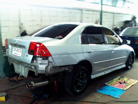 รถใครอะสีขาว หาง dc2 ล้อep 3 อยู่ที่อู่เปี๊ยกการาจ สวยดี