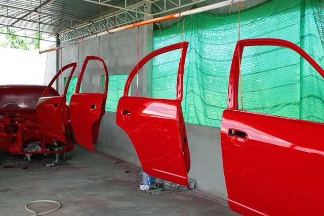 พอดีจะทำสี แดง JAZZ 2008 กับ แดง YARIS ทำสีอะไรดีครับ