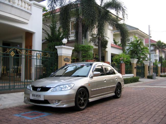 civic 03 สีทองใส่ล้อแม็กสีนำ้ตาลไหม้สวยไหมครับ