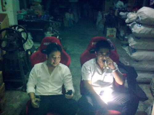 โห เพ่ต้น ทำไมมันเรืองแสงขนาดนั้น โอ่ว