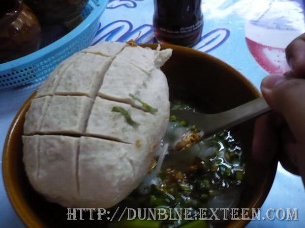 แฉ! ร้านก๋วยเตี๋ยวเจ้าเล่ห์ ให้ลูกชิ้นแค่ลูกเดียว แต่คิด 85บาท! เรื่องจริง!!!!!?