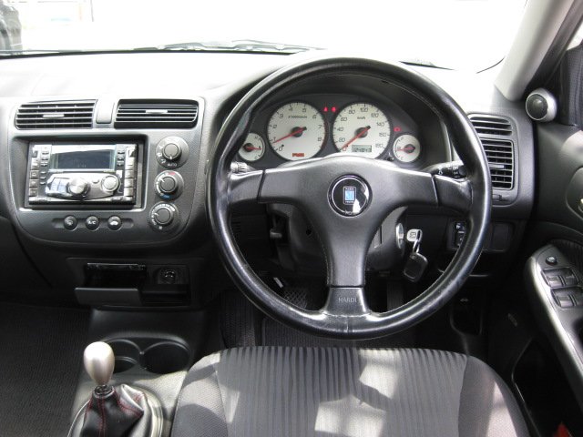 มีใครใส่พวงมาลัย Nardi บ้างครับ