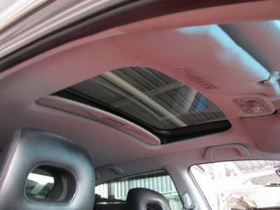 นำรูปขั้นตอนการทำ Moonroof มาให้ดูครับ