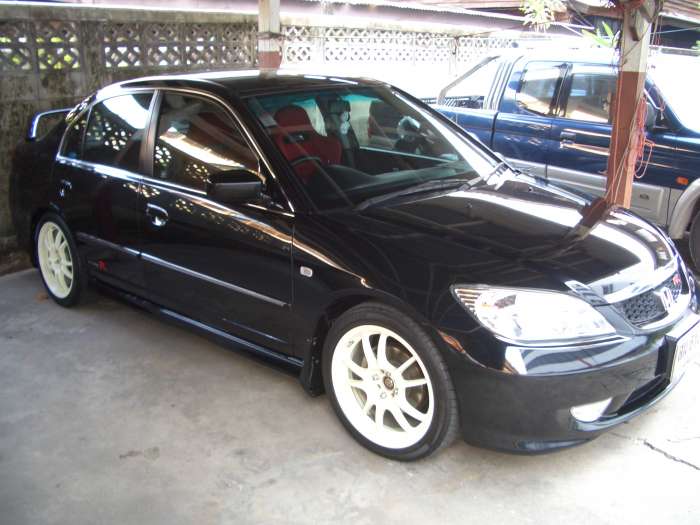 เพื่อนๆ ใช้โช๊คอัพ bilstein ครับ พอดีจะไปเปลี่ยน