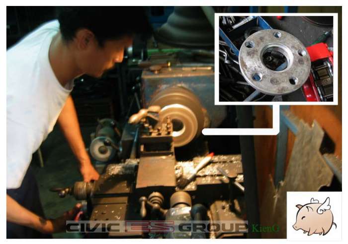 พอวัดเสร็จช่างก็จะเอา SPACER ไปกลึงให้ได้ตามแบบที่วัดไว้กับดุมจะได้แนบสนิทพอดี