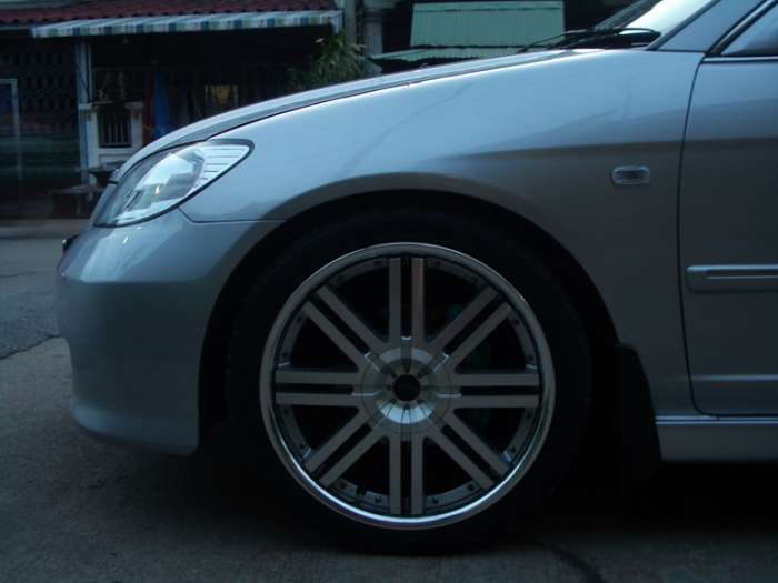 อยากเห็น ES ใส่ 18" ครับใครมีรบกวนโชว์หน่อย...