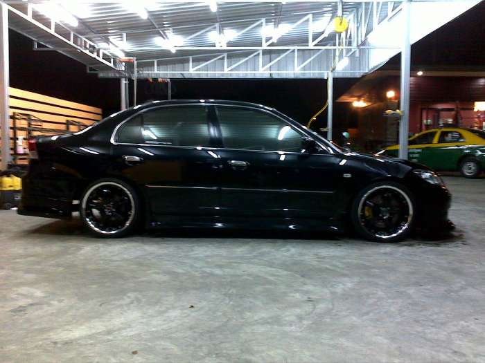 อยากเห็น ES ใส่ 18" ครับใครมีรบกวนโชว์หน่อย...