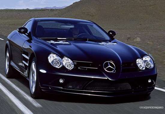 อันดับ 8 Mercedes-Benz SLR McLaren ราคา $450,000 
นี่คือรถที่แพงที่สุดของค่าย โดย mercedes ได้ร่วมกันพัฒนากับ mclaren ผลิตสุดยอดซุปเปอร์คาร์คันนี้ขึ้นมา SLR ใช้เครื่องยนต์ 5.4 ลิตร V8 ผลิตม้าได้ 626 ตัว ใช้เวลา 3.6 วินาทีในการเร่งจาก 0-100 km/hr