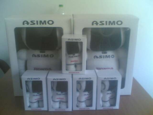 ประกาศเรื่องตุ๊กตา ASIMO เบิกศูนย์ได้แล้วครับ มีเข้ามาแล้วครับ