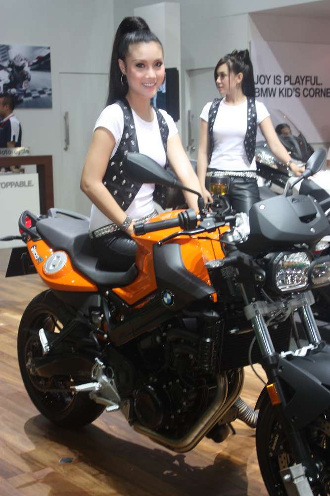 เอารูปสาวๆ Moter Show 2010 มาฝากอีกคับ เผื่อใครยังไม่ได้ดู