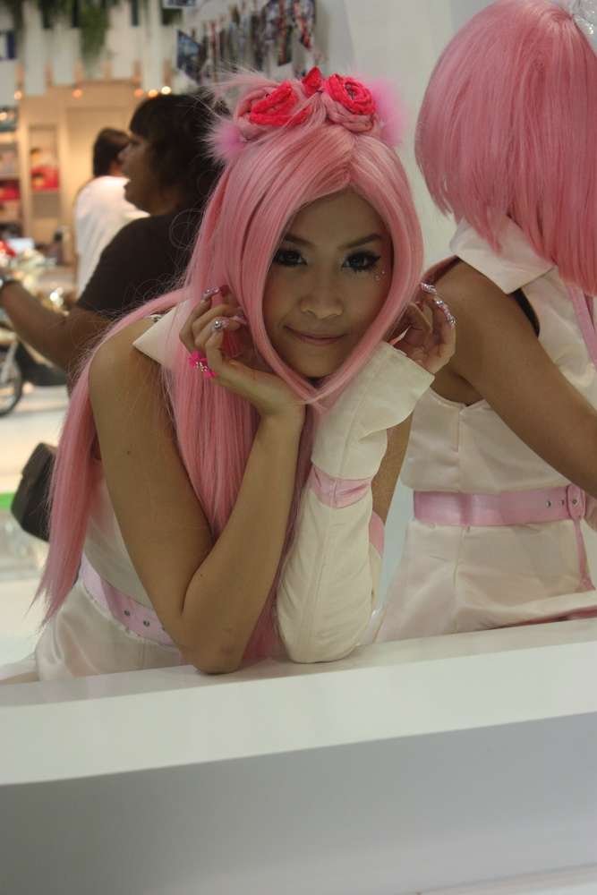เอารูปสาวๆ Moter Show 2010 มาฝากอีกคับ เผื่อใครยังไม่ได้ดู