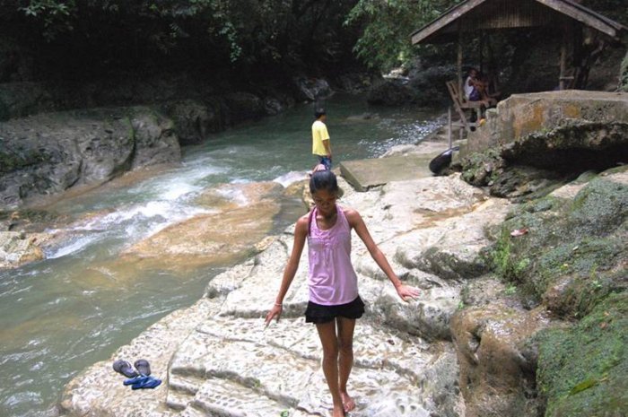 นี่คือสภาพบริเวณริมลำธารด้านล่าง