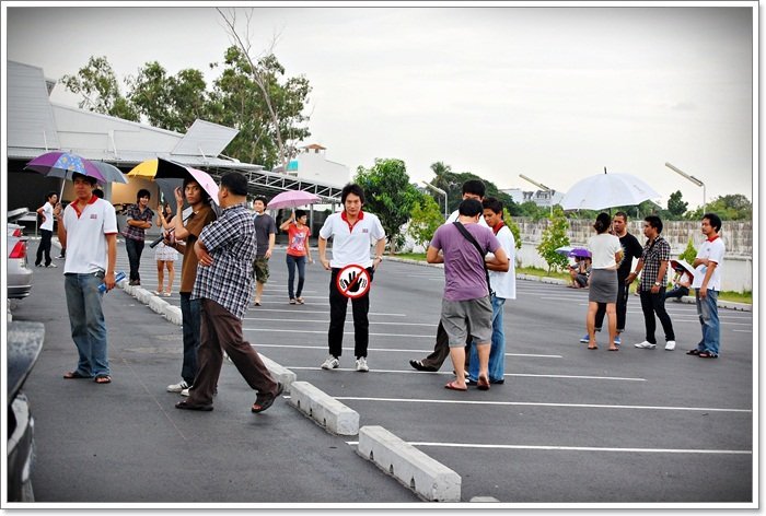 น้องเซน อย่าเพิ่งถอด ใจเย็นครับ โห กลางลานเลยเหรอครับ แหม่ๆๆ