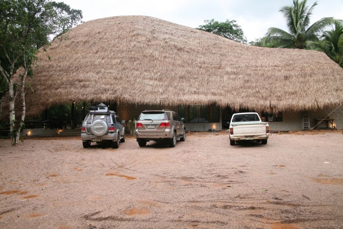 แนะนำสถานที่พักผ่อน "กระท่อมเขาดิน (Bamboo Hut) จ.กาญจนบุรี" คลายเครียดครับ