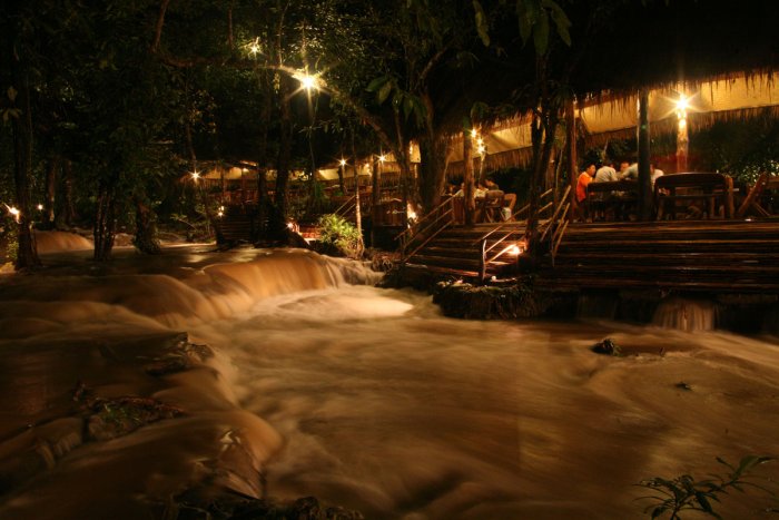 แนะนำสถานที่พักผ่อน "กระท่อมเขาดิน (Bamboo Hut) จ.กาญจนบุรี" คลายเครียดครับ