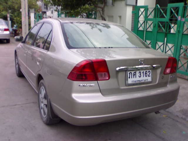 รถสีทอง ปี 2001  ควรใส่แม๊กสีอะไร ลายอะไรดีครับ