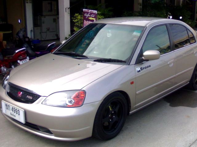 รถสีทอง ปี 2001  ควรใส่แม๊กสีอะไร ลายอะไรดีครับ