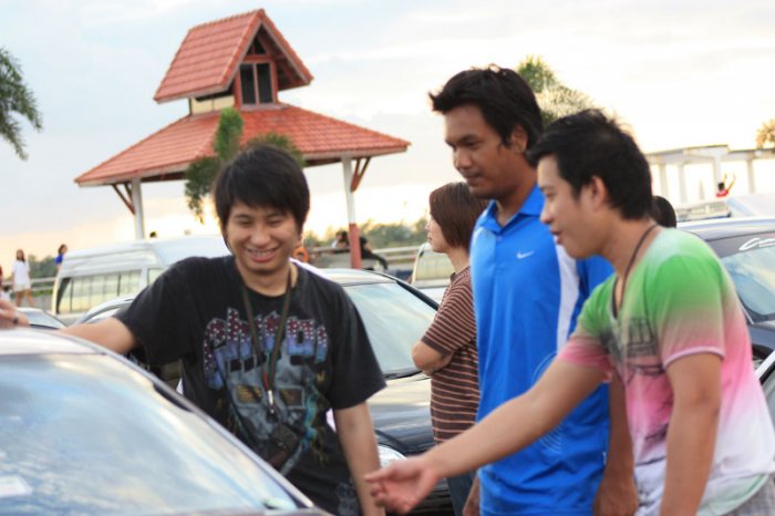 รูปนี้สังเกต พี่เอท คับโคดเท่
