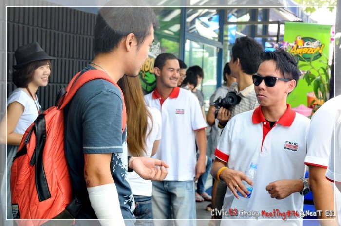 พี่เลิ๊ด - นี่ฟานหนัง...ที่ยืมไปเมื่อไรคืนอ่าาา
พี่ฟาน - เออๆไว้รอบหน้าไม่พลาดดูยังไม่จบเลย..เก็บรายละเอียดอยู่^^