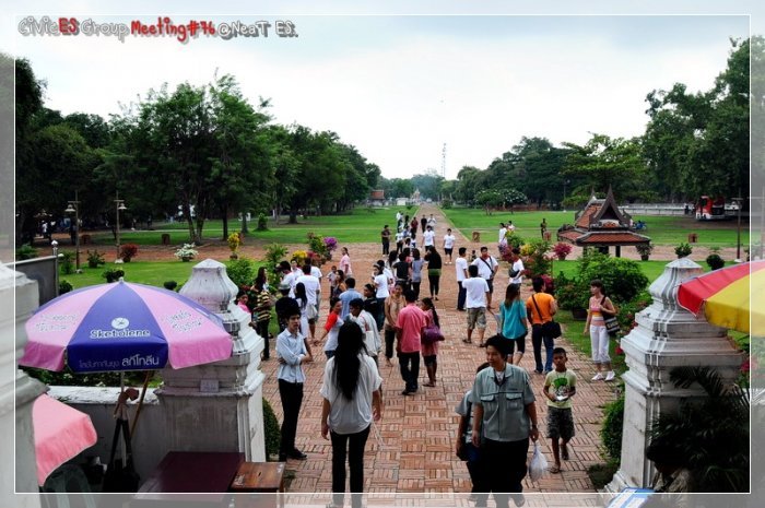 อากาศกำลังดีเลยครับไม่ร้อนเท่าไหร คนก็เยอะมากๆ