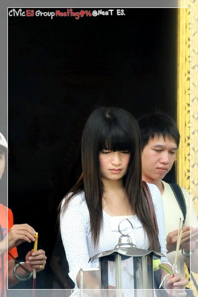 คนสวยมักชอบทำบุญครับ