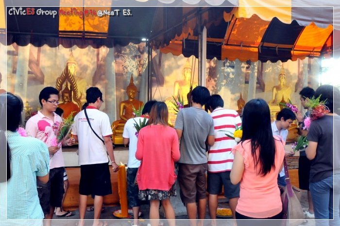 หนาแน่เหมือนเดิมครับไม่มีถอย