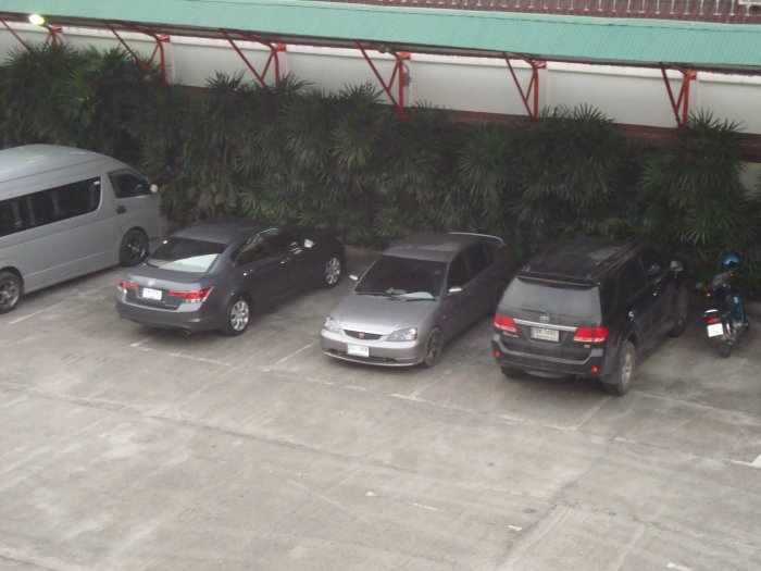 โรงจอดรถครับ