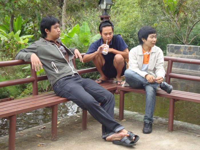เพื่อนร่วมแก๊งและกระป๋อง... มีแบบไม่ขาดสายครับ