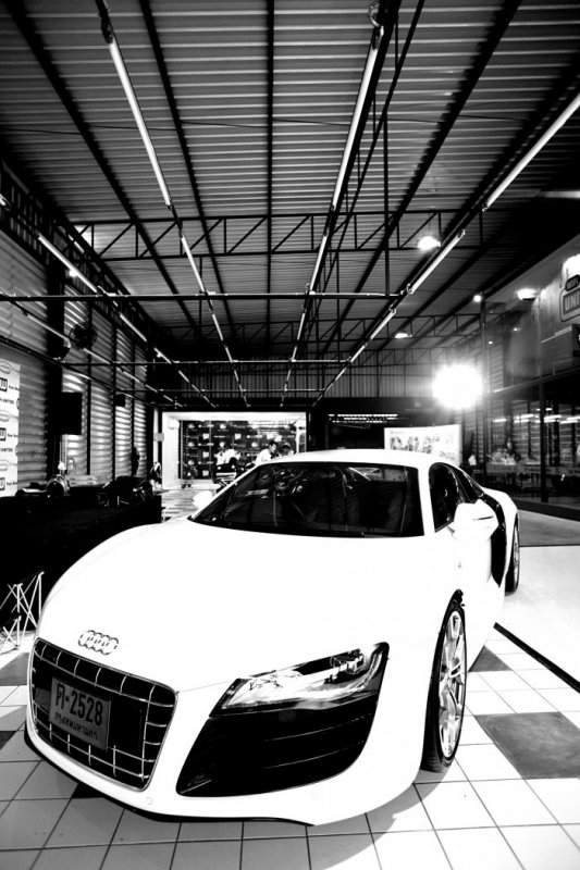 audi r8 คว่ำ...โหน่ง..ชิงร้อย เกือบนั่งไปด้วย