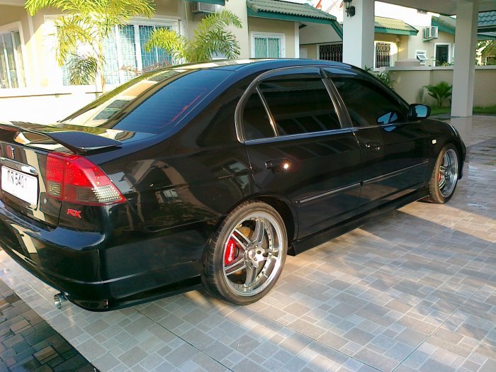 สมาชิกใหม่รายงานตัวค่ะ ขออยู่ใน civic es club ด้วยคนนะคะ