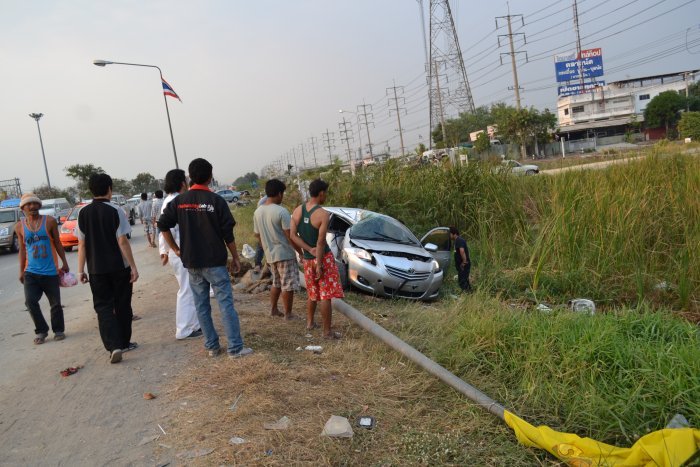 ขับรถระวังกันด้วยนะครับเหตุการวันกลับบ้านของผม