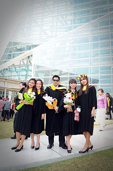 *~ ม.กรุงเทพฯ หนาววว..และขาวมาก Congratulation  เต้ย...ร้อยหอย