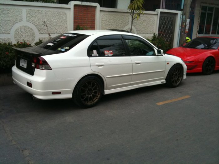 ~~ฝาก Civic ES รถซิ่งภูธร ขาวกากๆ คนขับหน้าแก่ๆ เสียงดังแย่ๆ  ไว้ในอ้อมใจซักคันนะครับ~~