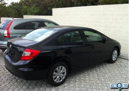 ด้านข้างและด้านหลังของ Honda Civic 2012 ฮอนด้าซีวิคใหม่รุ่นปี 2012