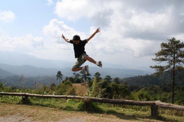 มาแชร์ท่ากระโดดถ่ายรูปกันคนละใบครับ...