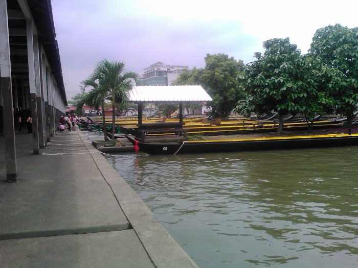 ในการนี้ กระผมขอนำเสนอเพียงแค่บรรยากาศของบ่อเรือที่พวกกระผม
เริ่มทำการฝึกมาได้หลายเพลาแล้ว ส่วนรายละเอียดปลีกย่อย กระผมจะ
กลับมา Update เรื่อย ๆ ให้ท่านทั้งหลายได้ทัศนาในโอกาศต่อไปขอรับ