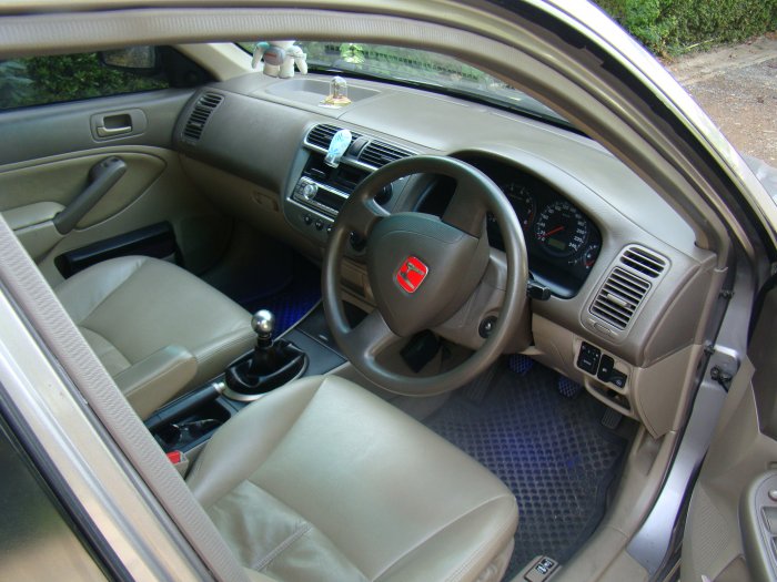 ภายในเดิมๆครับ เปลี่ยนหัวเกียร์กับพวงมาลัย Honda city Hแดง คลองถม 30.-