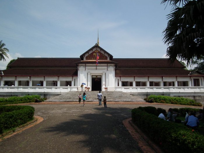 สถานที่แสดงข้าวของเครื่องใชของเจ้าชีวิตลาว