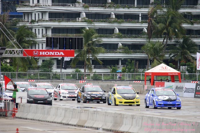 +++Meeting ครั้งแรก@Honda Racing Festival 2011+++