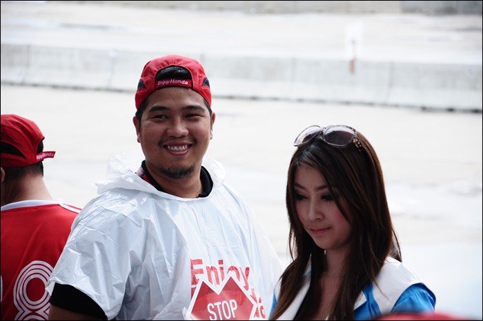 ลาไปด้วย รูปรอยยิ้ม บ๊ายบาย