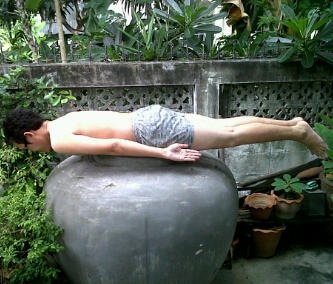 เพื่อนปอม จัดบนฝาโอ่งเล้ยยยย อิอิ (มีคนส่งมาให้นะปอมอิอิ อย่าโกรธพี่นะ)