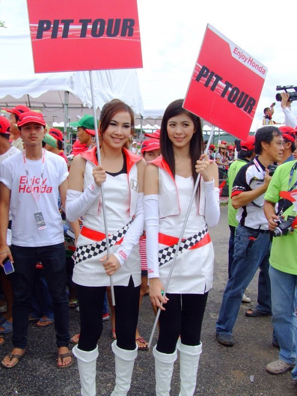 Re: ***บรรยากาศ honda racing fest 2011สนาม 2-3 สนามแข่งรถยนต์แก่งกระจาน เซอร์กิต***
