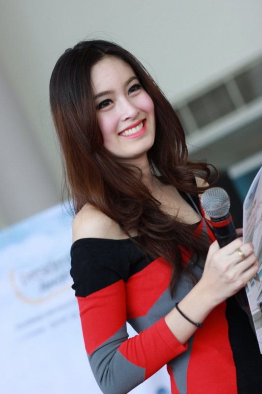 ไปงาน TOYATA มา   เจอผู้ชายอะไร  สวยมว๊าก ............