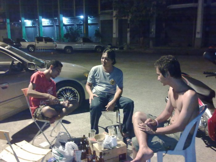 ภาพบรรยากาศแข่งขันจิง กินเบียร์อย่างเดียวมันไม่สะใจคับ ต้องตบด้วยวอดก้ากลิ่นแอปเปิ้ล คุนพัน Worldnet Reccord เป็นผู้สนับสนุน วอดก้าคับ