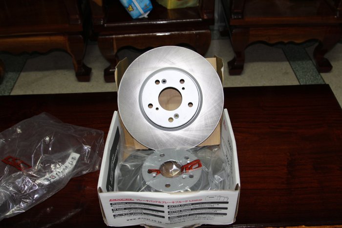 แอ๊น แอ้นนน มันคือจานเบรคหน้า DC5 Type R ครับ